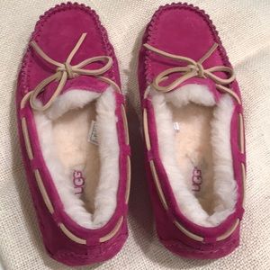 Ugh slippers hot pink